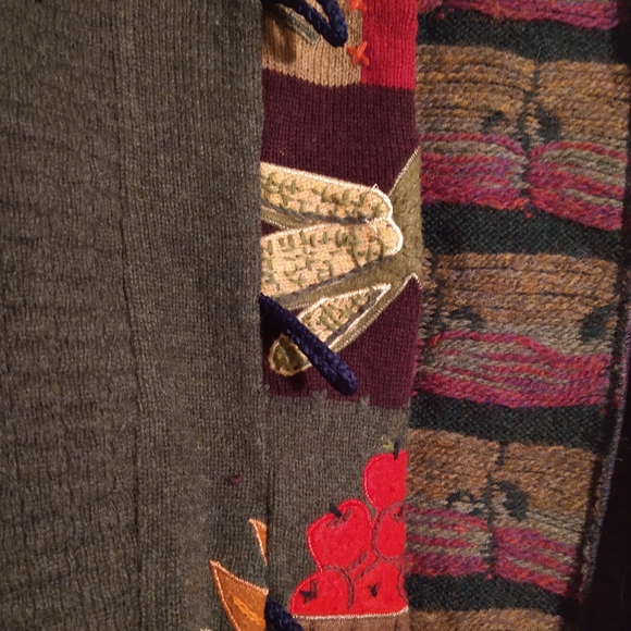 Preloved handcut 100% reclaimed wool cardigan - Picture 6 of 11